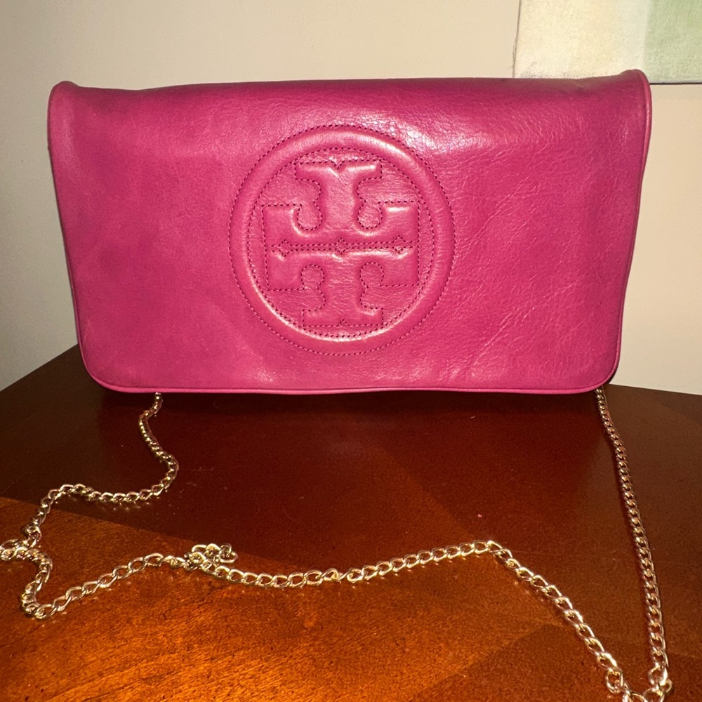 Tory Burch Fuchsia Leather Clutch with Gold Chain💗